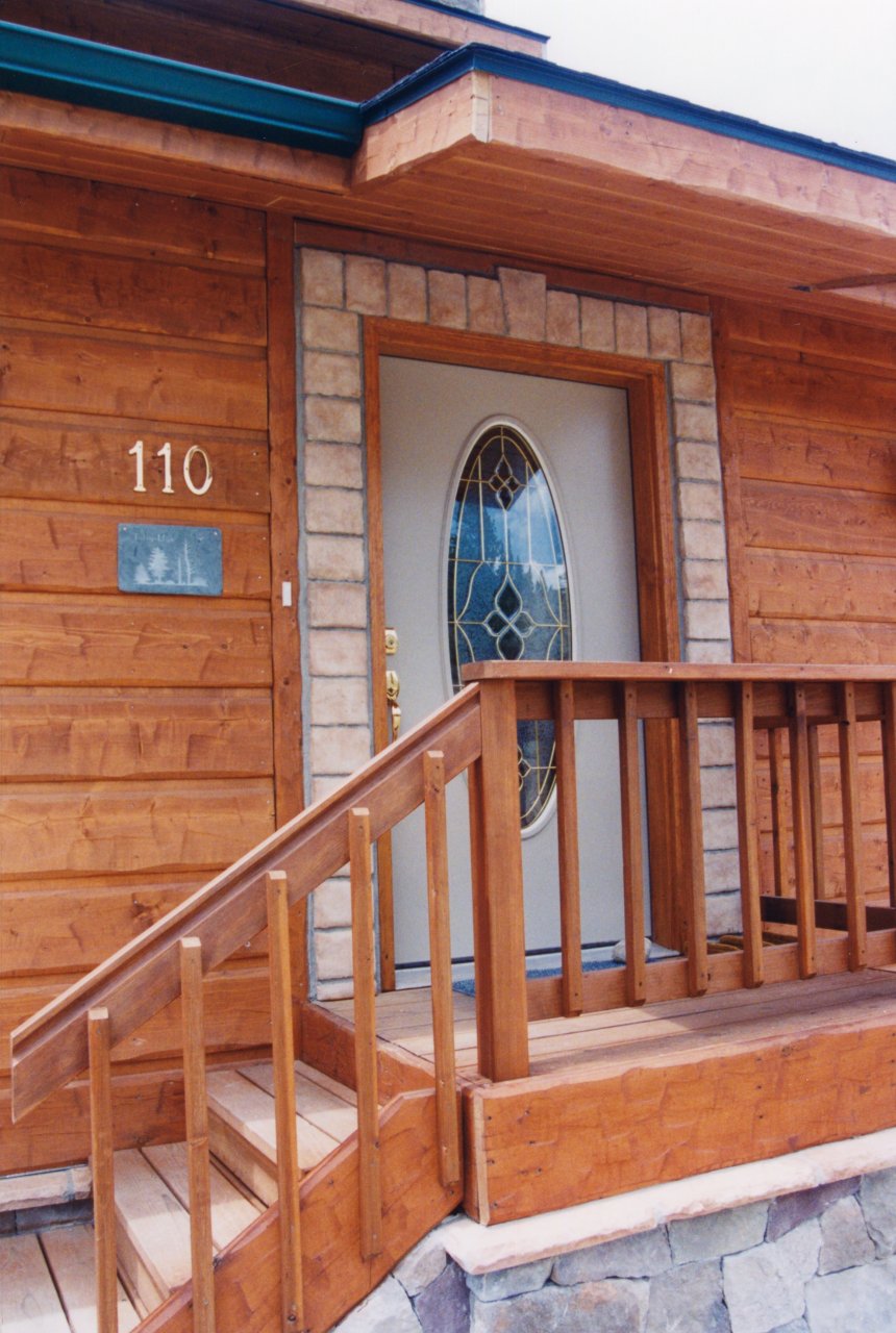 AandM visit to Twin Lakes 2005 front door